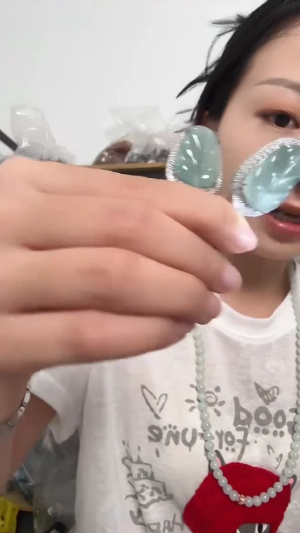 翡翠未镶嵌颈饰叶子（多样性发货发一件）