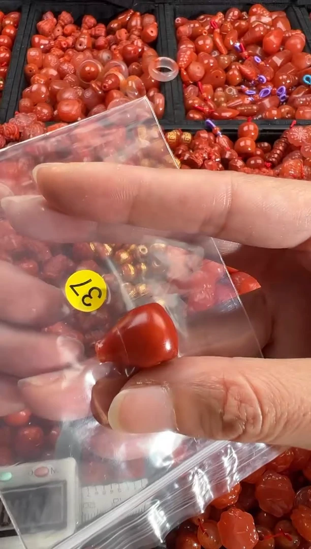 【闪购商品】南红玛瑙颈饰未镶嵌1