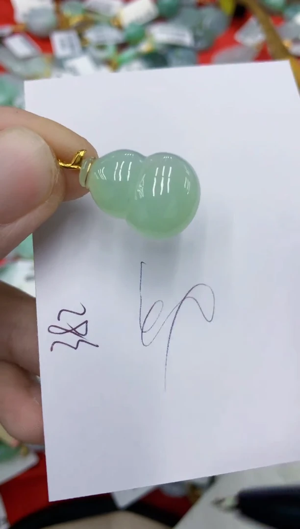 翡翠18K金镶嵌颈饰11111111111