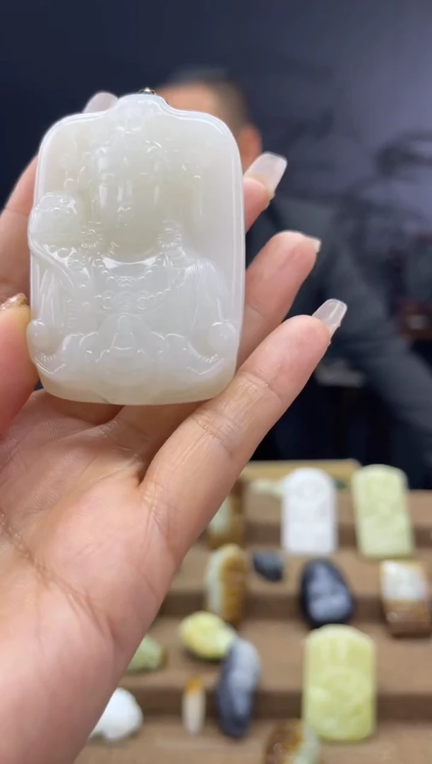 颈饰未镶嵌和田玉1