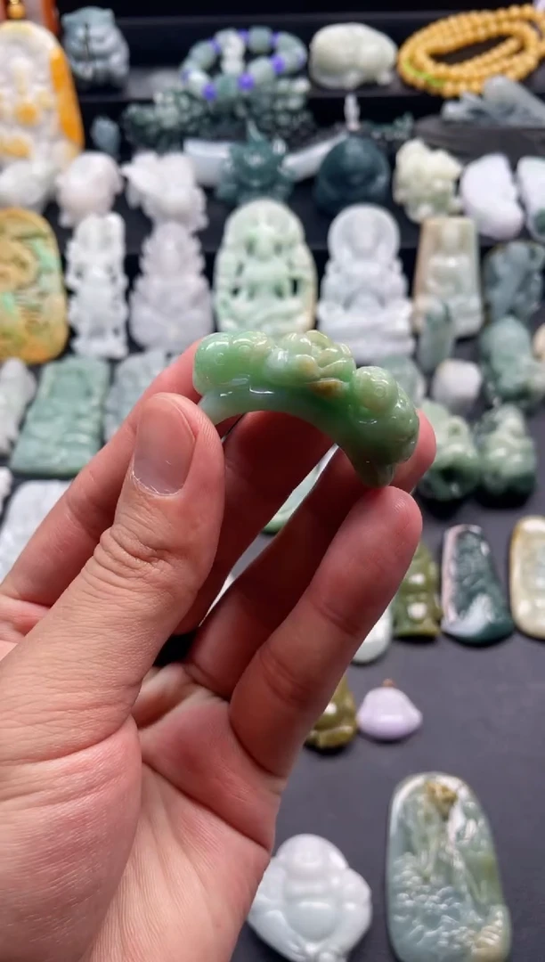 颈饰未镶嵌翡翠7  天然翡翠a货  花手牌