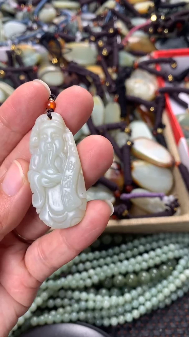 【闪购商品】和田玉颈饰未镶嵌多样性发货没有证书拍一发一有瑕