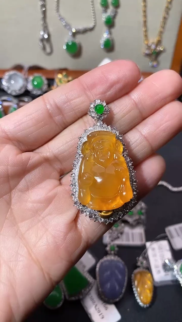 【闪购商品】翡翠颈饰18K金镶嵌吊坠