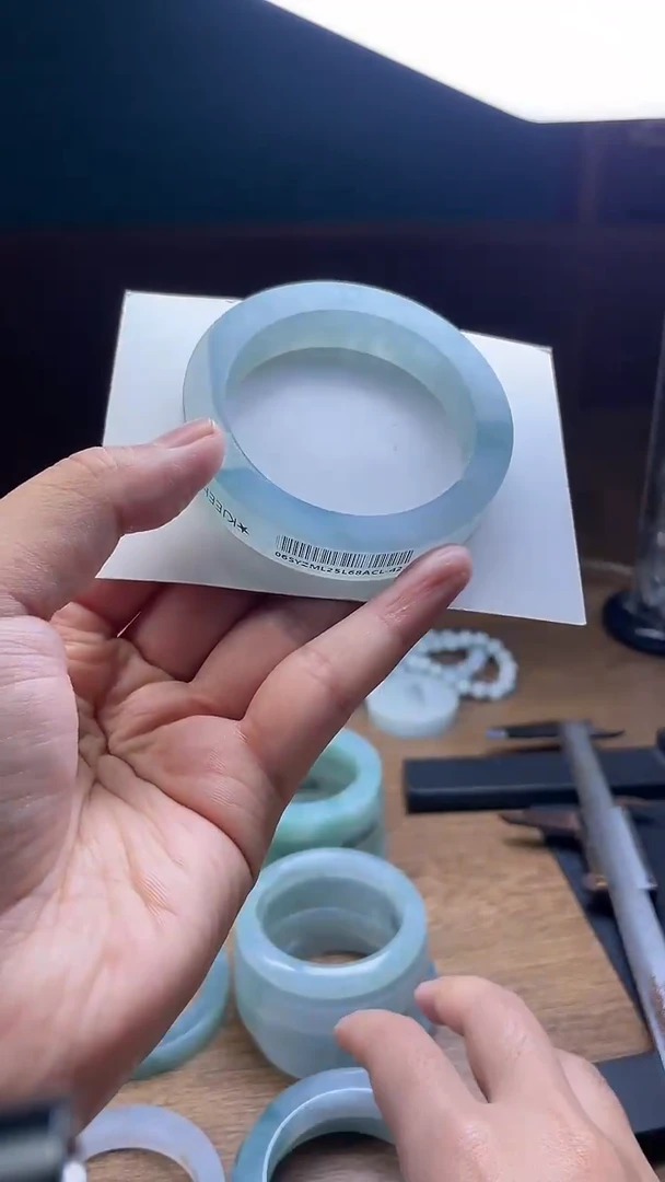 未镶嵌手镯定制翡翠海*兽定制