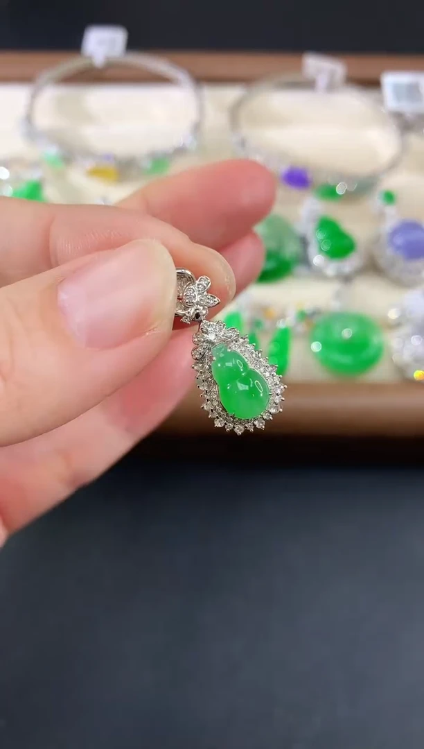 吊坠(不含链)18K金镶嵌翡翠152葫芦|4500