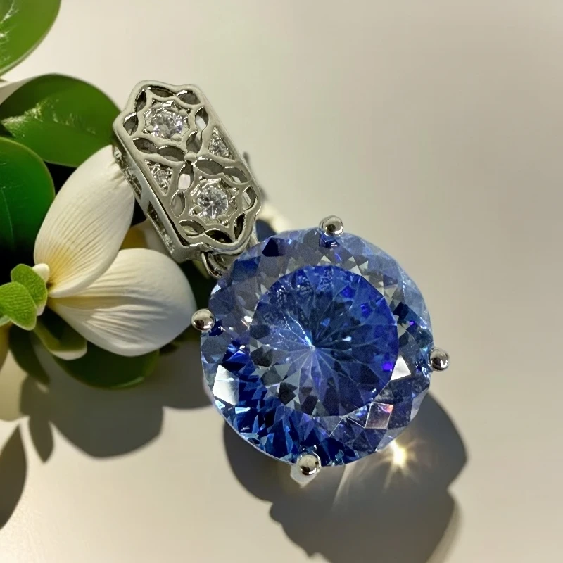 蓝吊坠圆四爪白托镂空方扣款-------b227