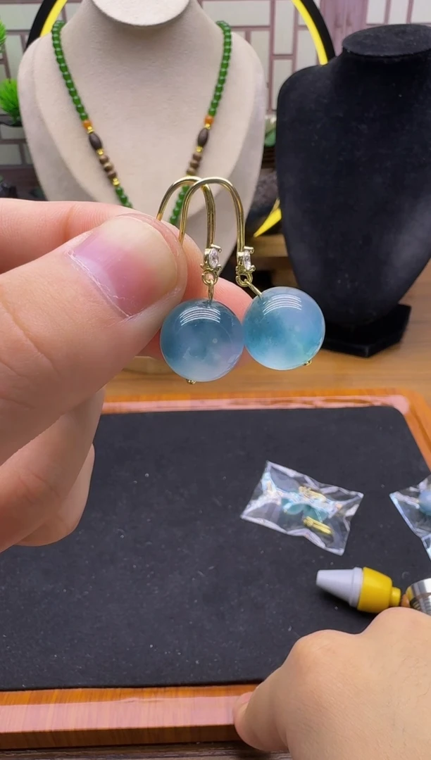 14K金镶嵌翡翠耳饰E51