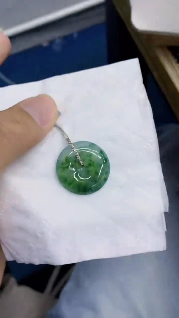 翡翠18K金镶嵌吊坠(不含链)1