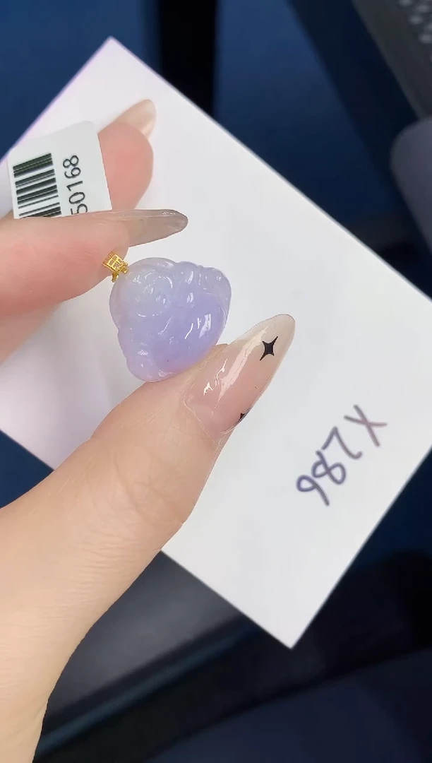 颈饰18K金镶嵌翡翠缅甸天然翡翠A货