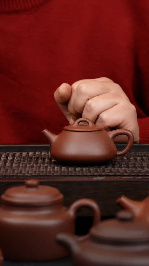 【闪购商品】紫砂茶壶130cc老紫泥平盖