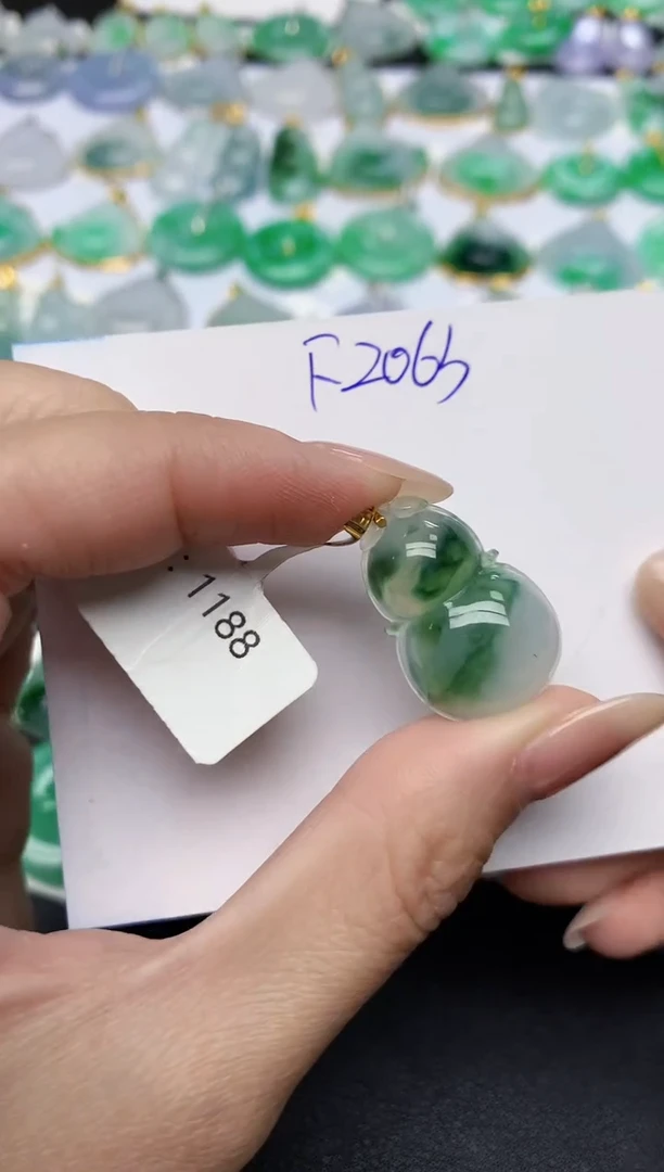 颈饰18K金镶嵌翡翠天然缅甸A货翡翠百元以上9元证书费自理