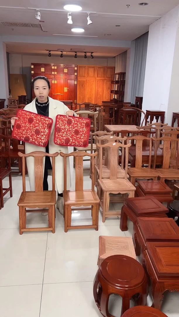 花梨木类置物架一对打蜡带围板小巴花小官帽椅高34