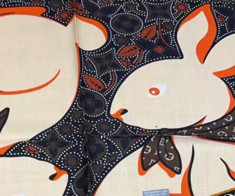 70丝毛方巾-遥望玉兔 65cm丝巾