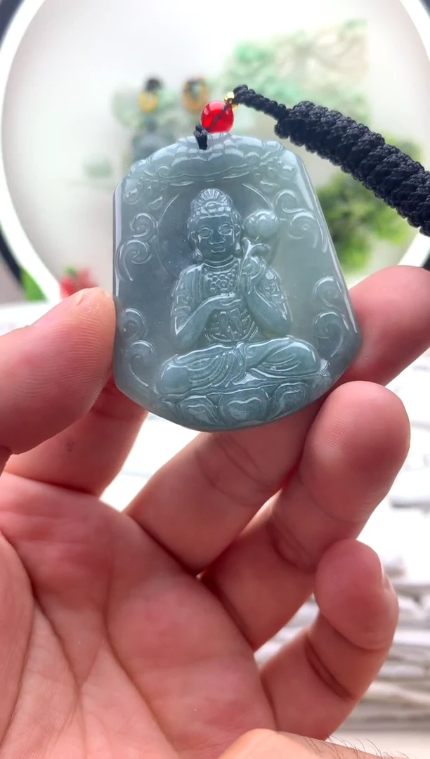 颈饰未镶嵌翡翠观音
