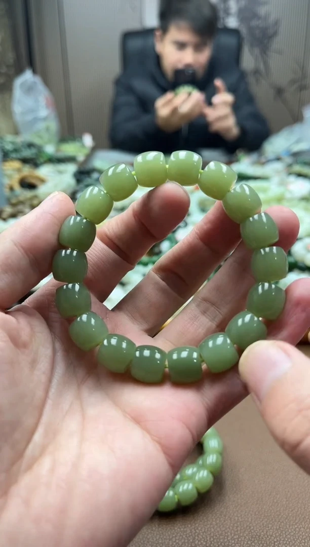 未镶嵌手串和田玉新疆若羌黄口12直切