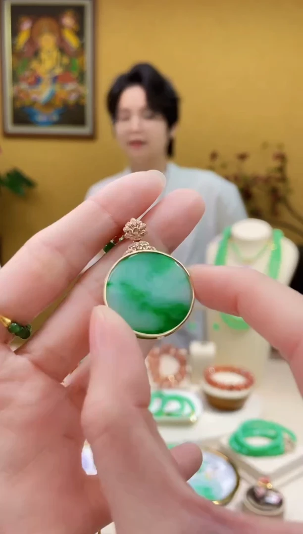 颈饰18K金镶嵌翡翠2@@YH51127031