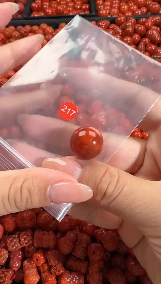 颈饰未镶嵌南红玛瑙1