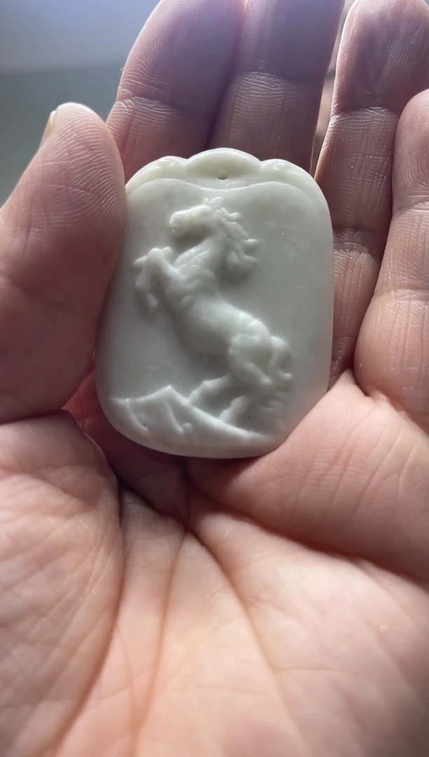 未镶嵌岫玉颈饰·