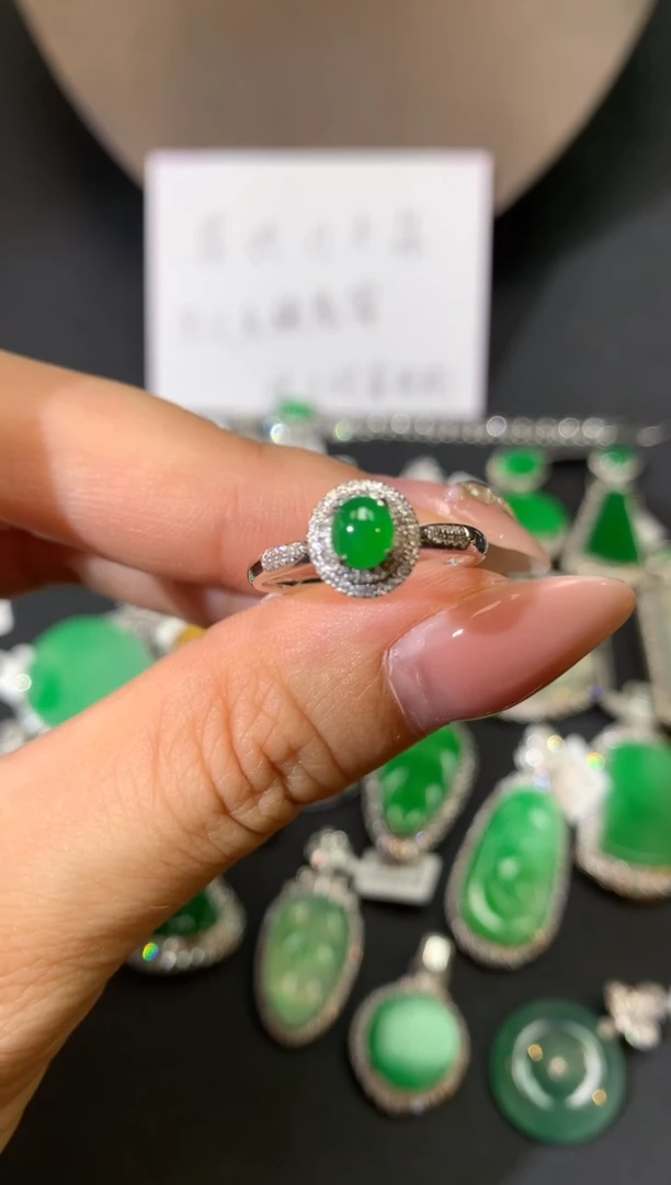 翡翠18K金镶嵌吊坠(不含链)戒指