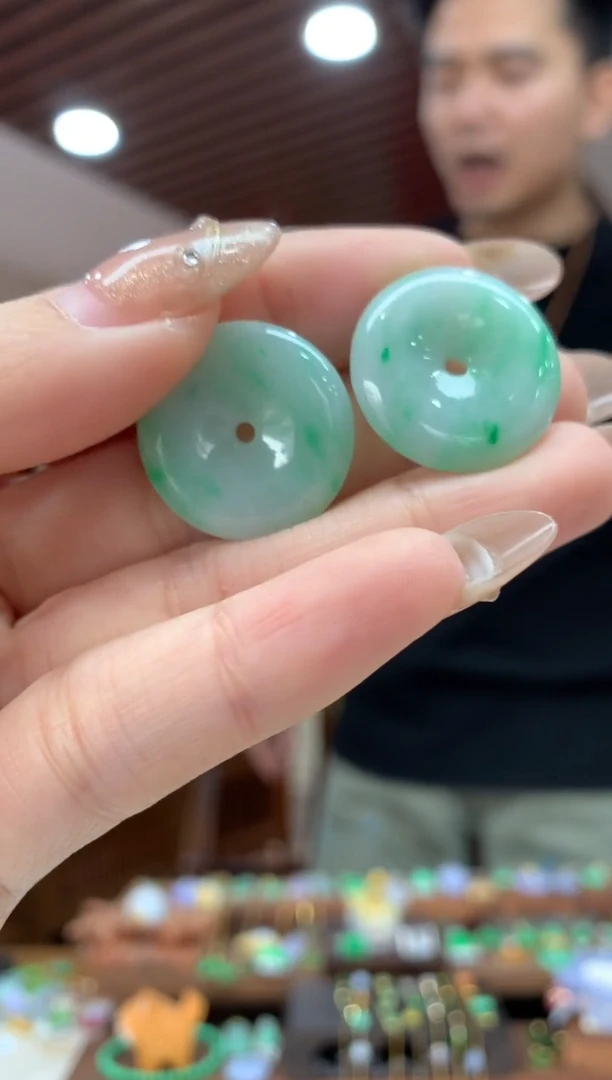 【闪购商品】翡翠吊坠(不含链)未镶嵌平安扣多样性发货1件