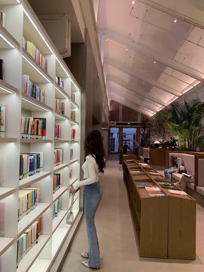 子芸定制《镇店3.0》神仙翘弹力微喇高腰漫画腰牛仔裤JJC5NZK0051