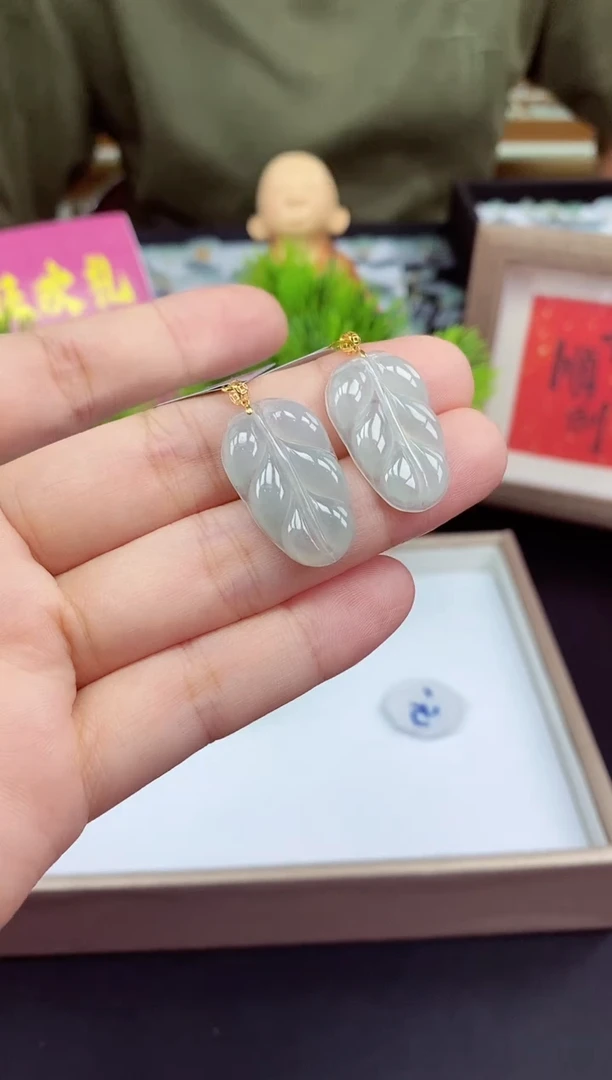 吊坠(不含链)18K金镶嵌翡翠叶子多样性发其一@@CMT