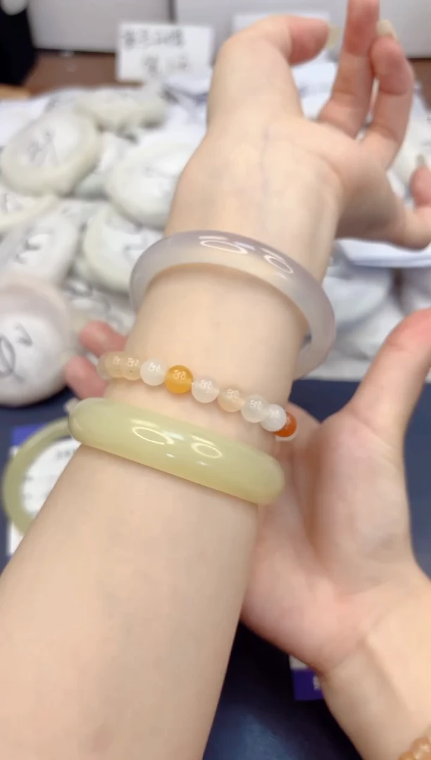 石英质玉手镯未镶嵌350-玉髓-圈口58.8