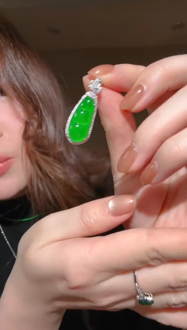 吊坠(赠链)未镶嵌翡翠福豆吊坠