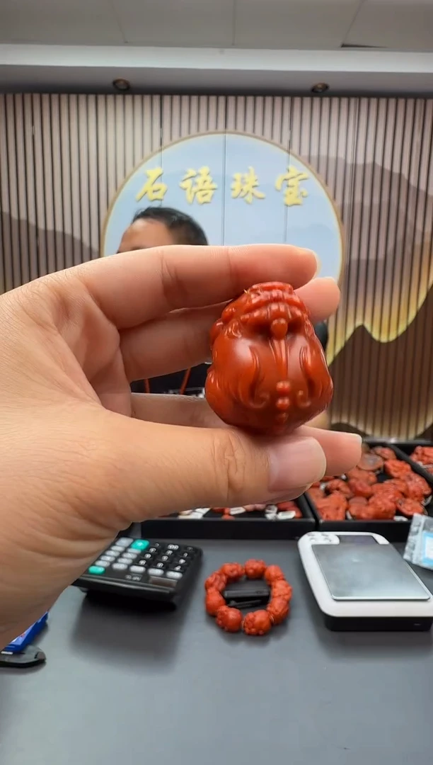 未镶嵌雕刻南红玛瑙121ZB0912产品一个