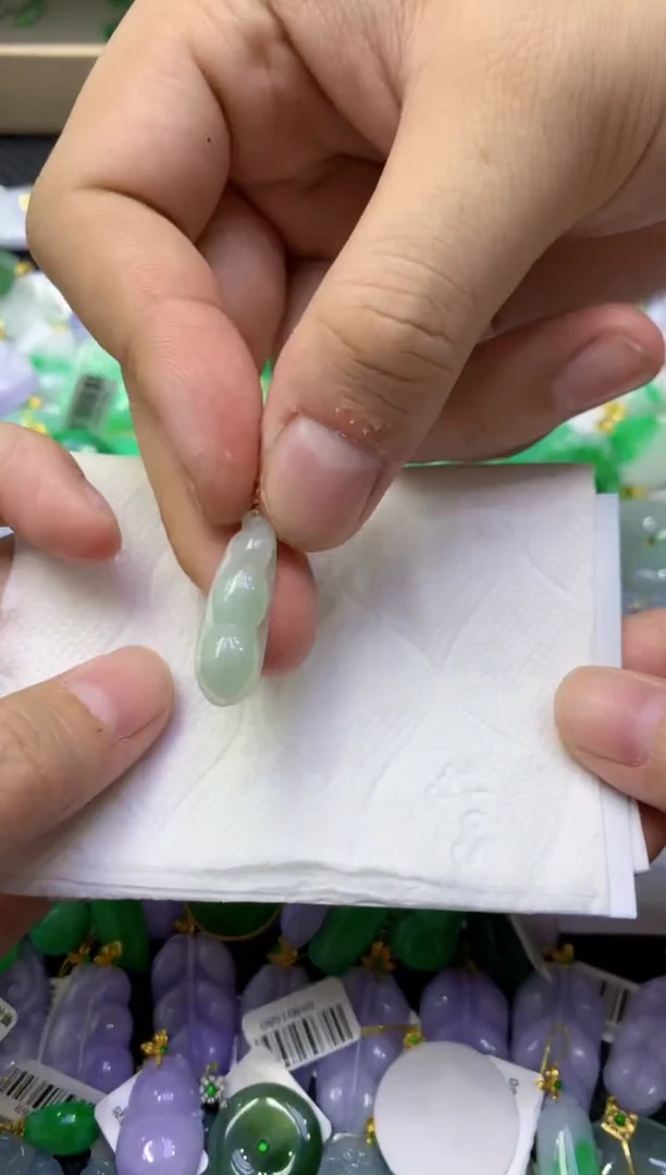 颈饰未镶嵌翡翠天然缅甸翡翠A货