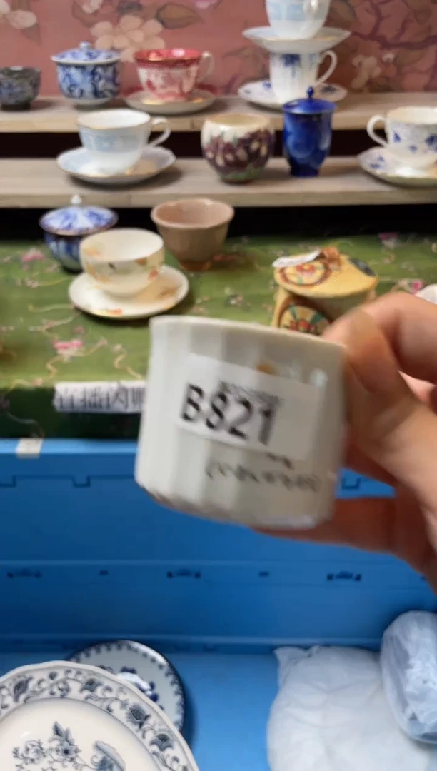 瓷片c****）瓷器瓷器B821