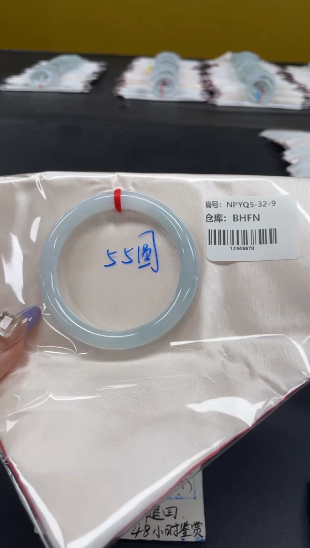 未镶嵌手镯翡翠翡翠手镯