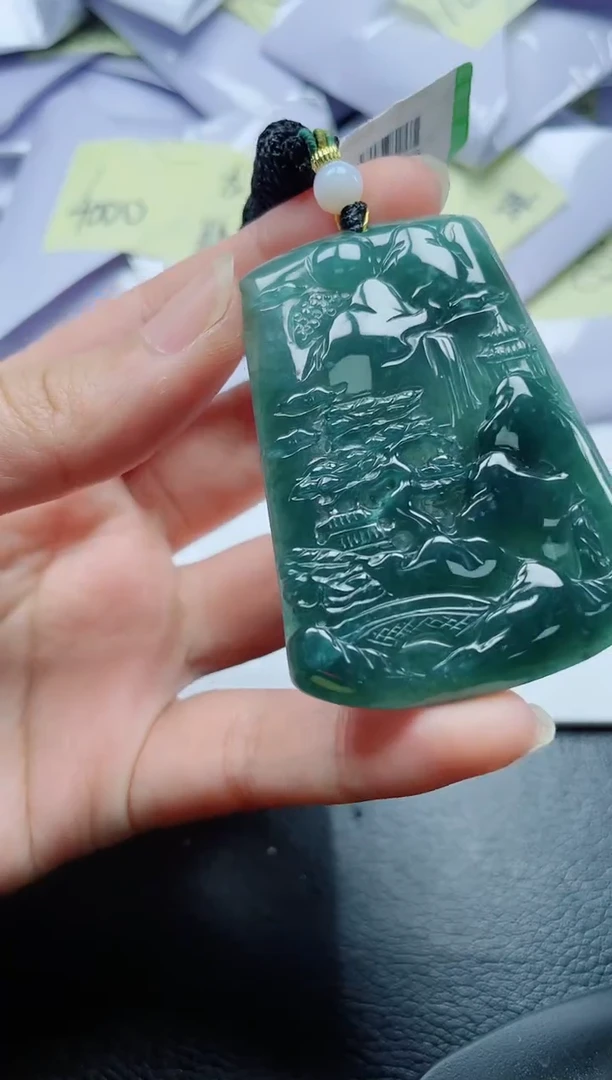 翡翠未镶嵌颈饰