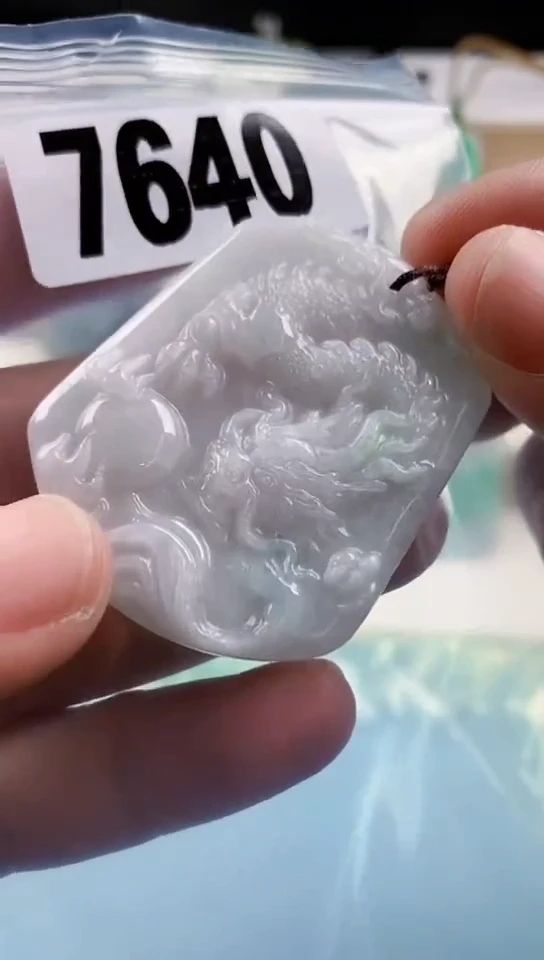 【闪购商品】翡翠挂件未镶嵌天然翡翠吊坠挂件
