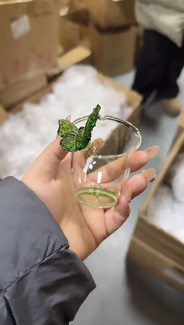 绿色蝴蝶杯