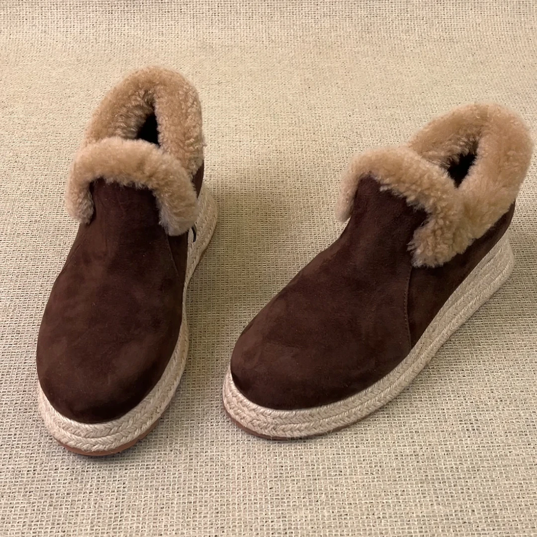 RubyL/5cm简约通勤侧拉链舒适一脚蹬圆头草编坡跟毛绒短靴女款