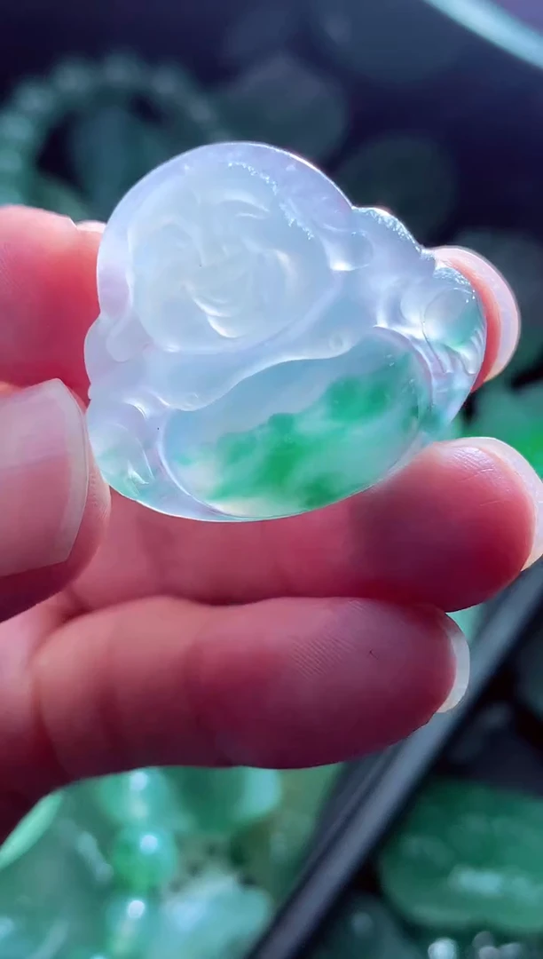 未镶嵌定制翡翠八****?翡翠毛货定制