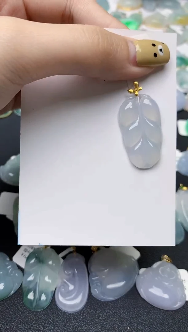 翡翠18K金镶嵌颈饰天然翡翠A货