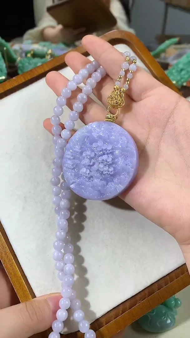 颈饰未镶嵌翡翠吊坠