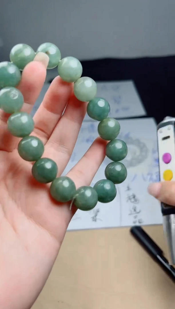 翡翠未镶嵌颈饰珠串