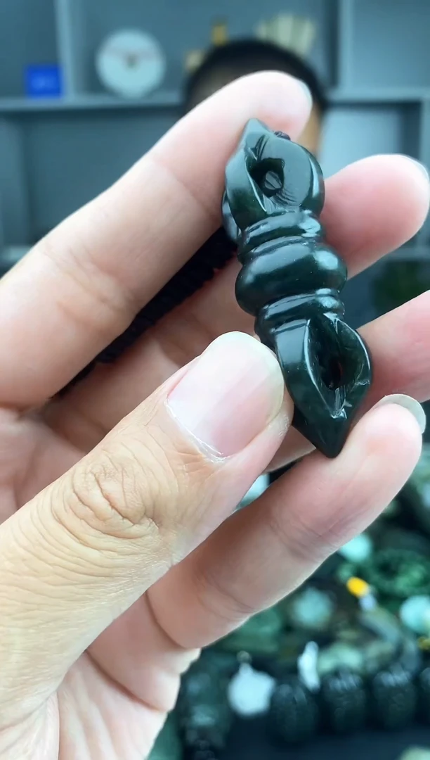 和田玉未镶嵌颈饰1