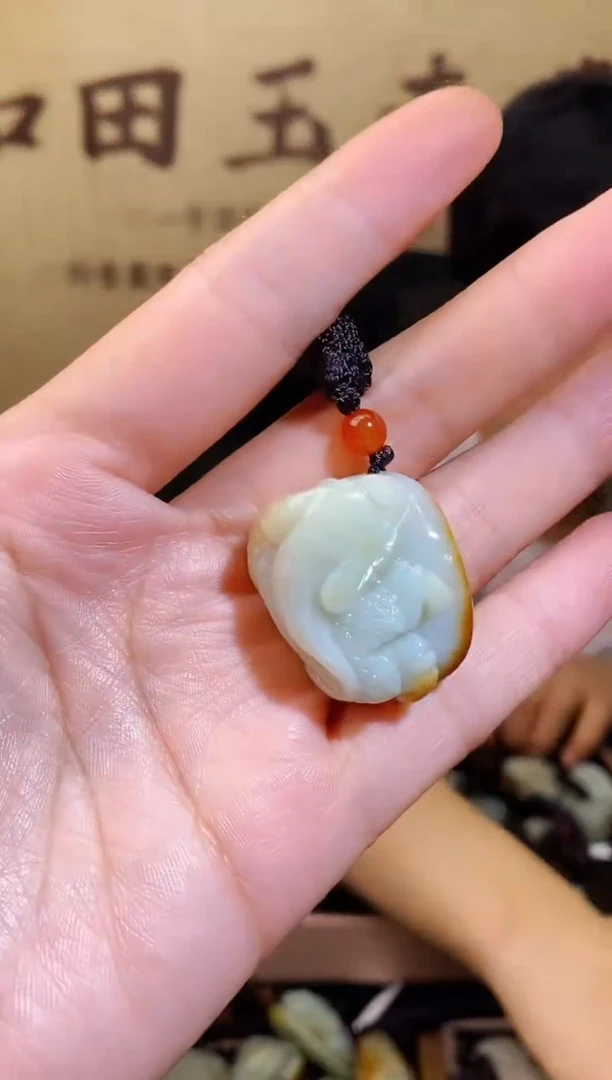 和田玉未镶嵌颈饰1