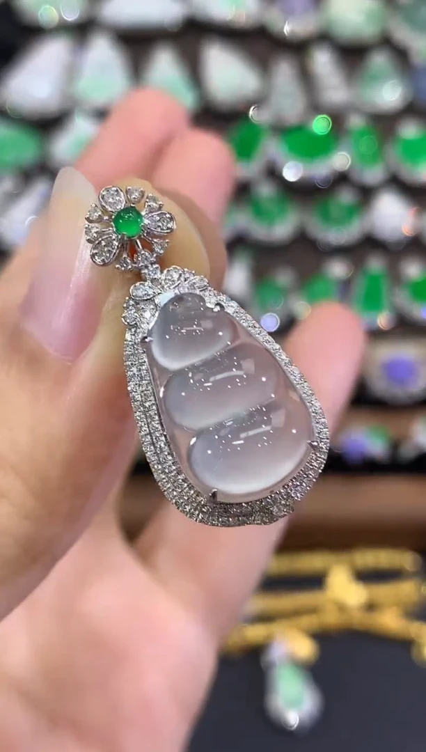 吊坠(不含链)18K金镶嵌翡翠C18