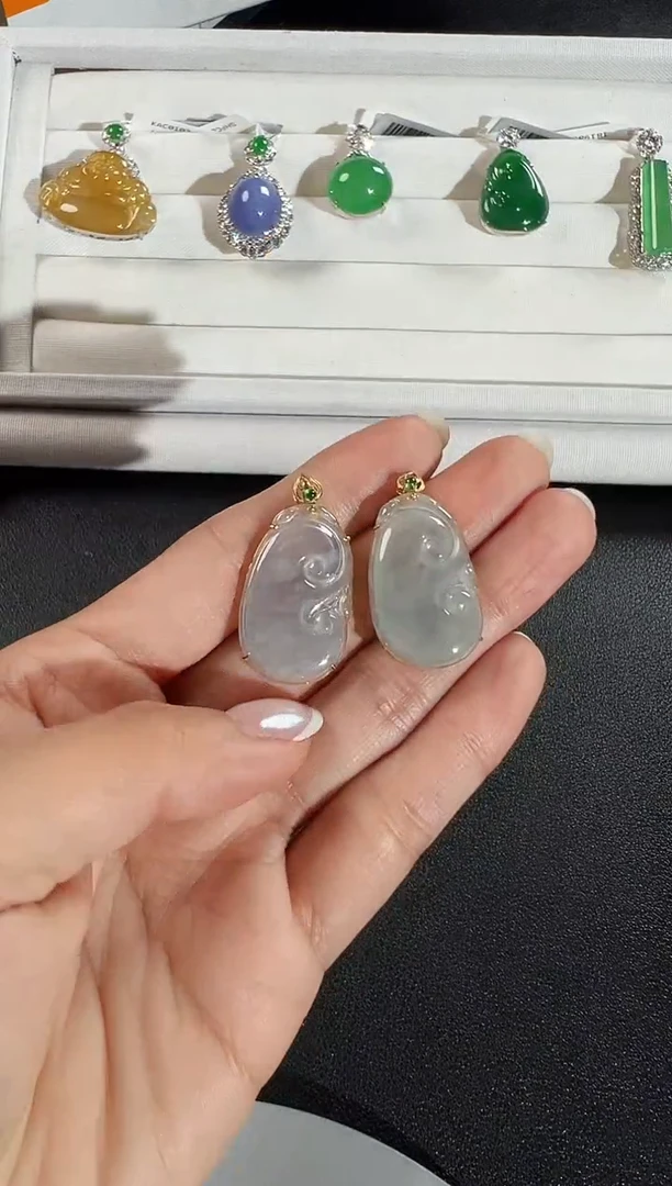 颈饰18K金镶嵌翡翠序号7