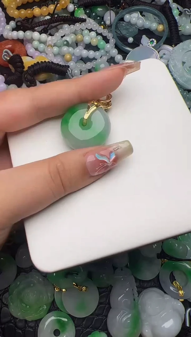 翡翠未镶嵌颈饰天然缅甸翡翠吊坠