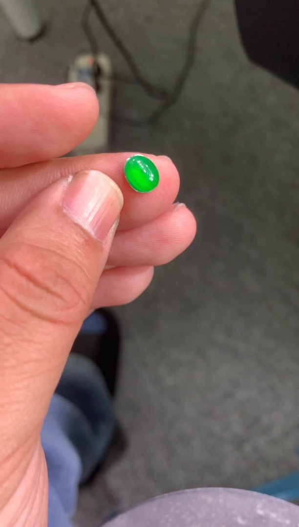 未镶嵌挂件翡翠蛋面