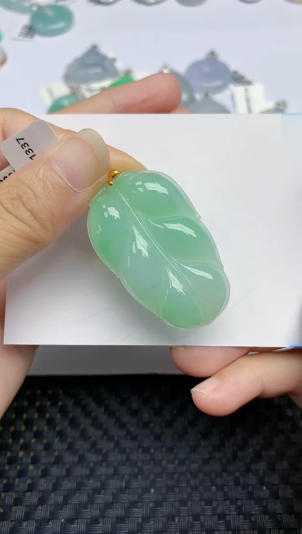 翡翠18K金镶嵌颈饰天然A货翡翠