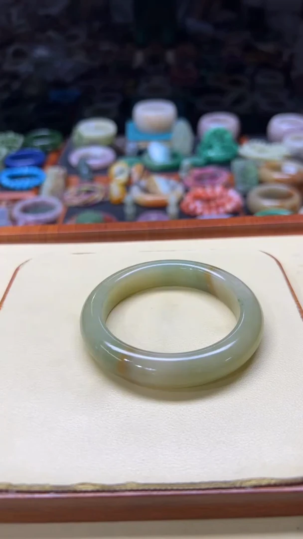 未镶嵌手镯石英质玉水**色128
