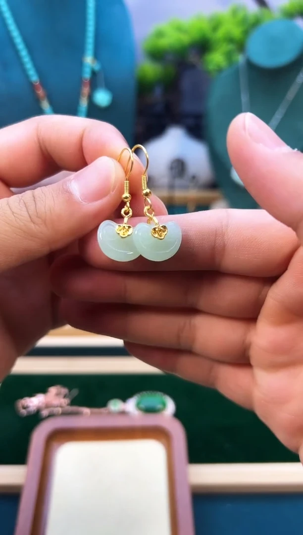 和田玉14K金镶嵌耳饰E32