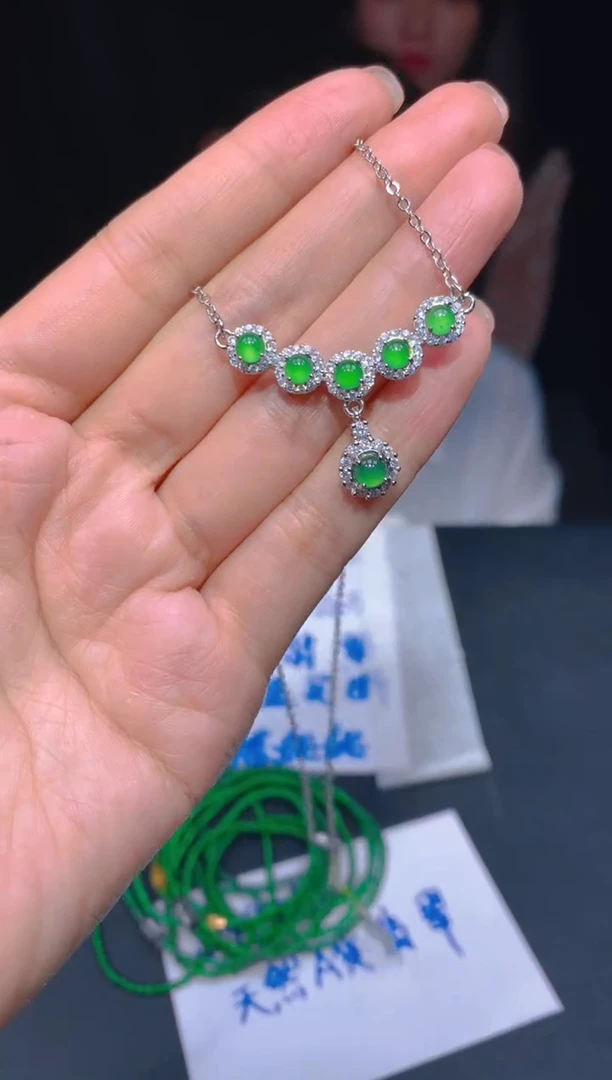 【闪购商品】定制翡翠未镶嵌68多样性发货（发其一）
